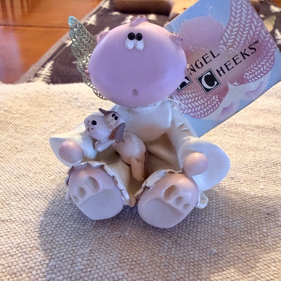 Adorable Angel Cheeks Figurines with Gold Wings - Picture 8 of 12